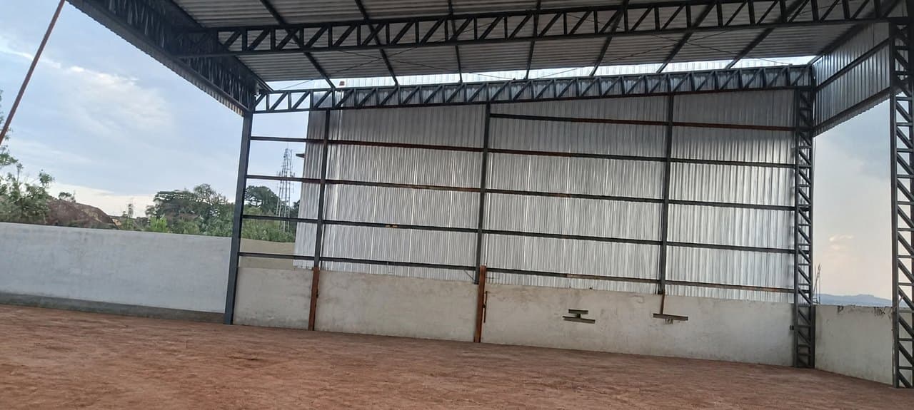 Estrutura metálica em obra executada pela Construtora DRC